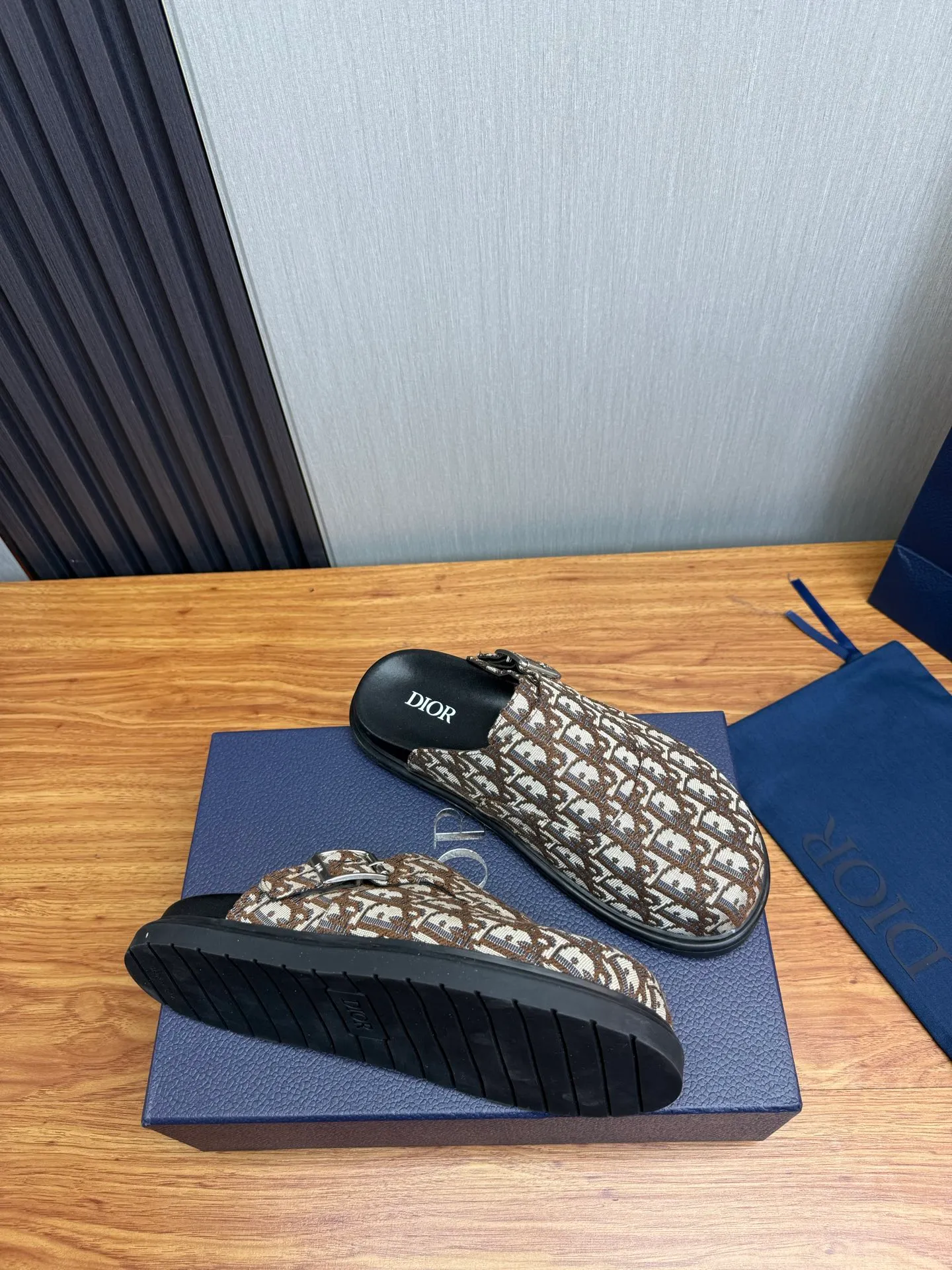 Men's men's shoes 420💰 Dior. Men's slippers🩴Official website 1:1 production 38-45 yards 45 46 🉑️Customized original material shipped✅